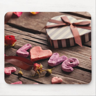 Mousepad Amor da palavra com o presente dado forma coração