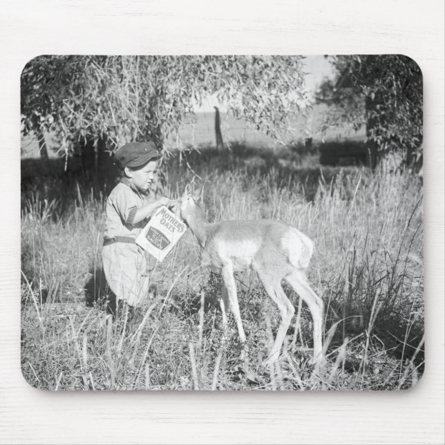 Mousepad Antílope de alimentação do menino (Frente)