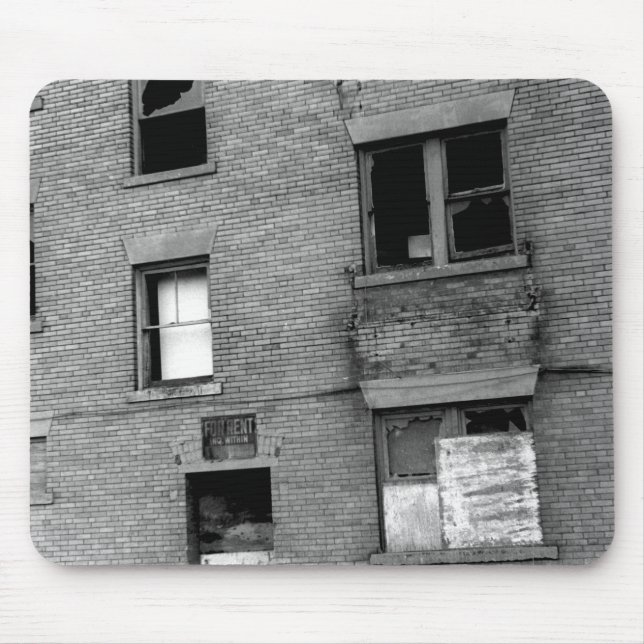 Mousepad Apartamento Abandonado para Alugar (Frente)