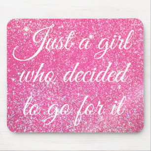 Mousepad APENAS UMA GAROTA QUE DECIDIU Brilho Rosa Quente P