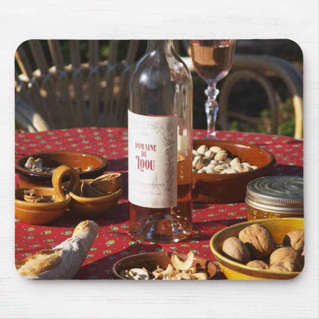Mousepad Aperitivo e aperitivos preparados: pão, azeitonas, (Frente)