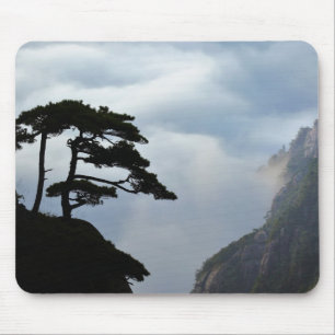 Mousepad Árvore silenciada ao nascer do sol, Montanha Amar