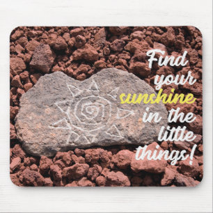 Mousepad As citações inspiradores gravaram Sun na rocha d