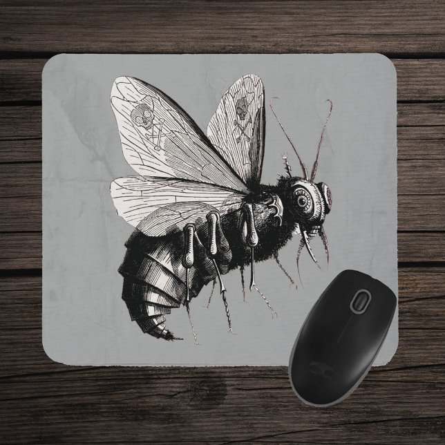 Mousepad Asas do crânio da abelha gótica (Scary creepy black white bee illustration skull crossbones wings on grey mousepad.)
