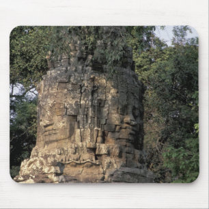 Mousepad Ásia, Camboja, Siem Reap. Enormes esculturas de pe