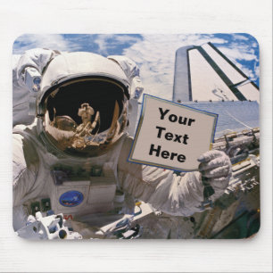 Mousepad Astronauta da NASA segurando placa - Adicionar tex