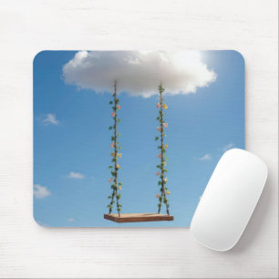 Mousepad Baloi Pendurado em uma Nuvem Cúmulo
