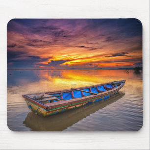 Mousepad Barco de pesca na praia do nascer do sol Jubakar