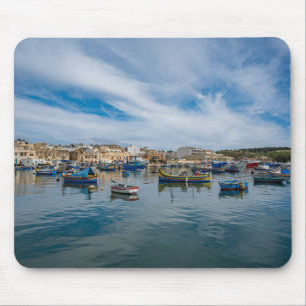 Mousepad Barcos de pesca tradicionais coloridos no porto