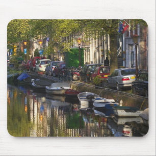 Mousepad Barcos e edifícios ao longo da cintura do canal,