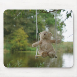 Mousepad Beertje op schommel aan boom