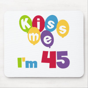 Mousepad Beije-me, tenho 45 t-shirts e presentes