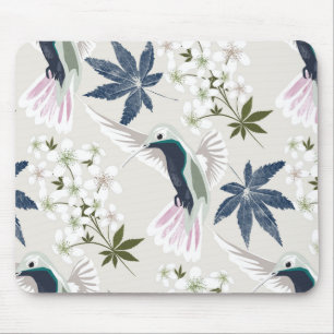 Mousepad Beijos e flores brancas.