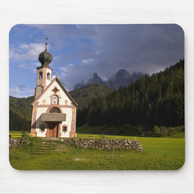 Mousepad Bela igreja isolada e solitária chamada Rainui (Frente)