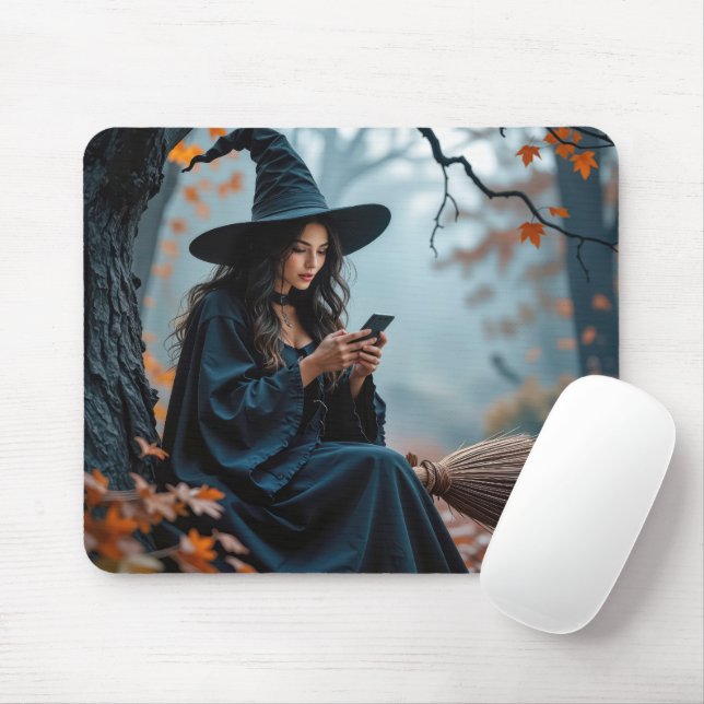Mousepad Bonito bruxa do Halloween Enviando SMS em um telef (Com mouse)