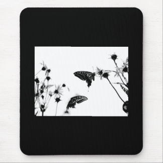 Mousepad Borboleta B/W em uma Flor