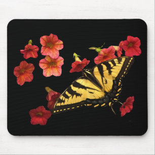 Mousepad Borboleta de Swallowtail do tigre em flores