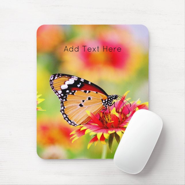 Mousepad Borboleta Monarca na Flor Vermelha e Amarela (Com mouse)