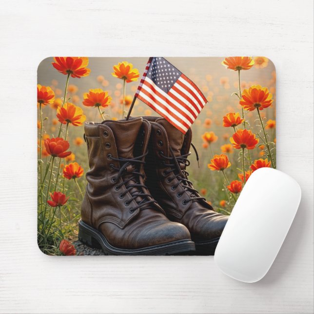 Mousepad Botas Militares Com Bandeira e Papoulas (Com mouse)