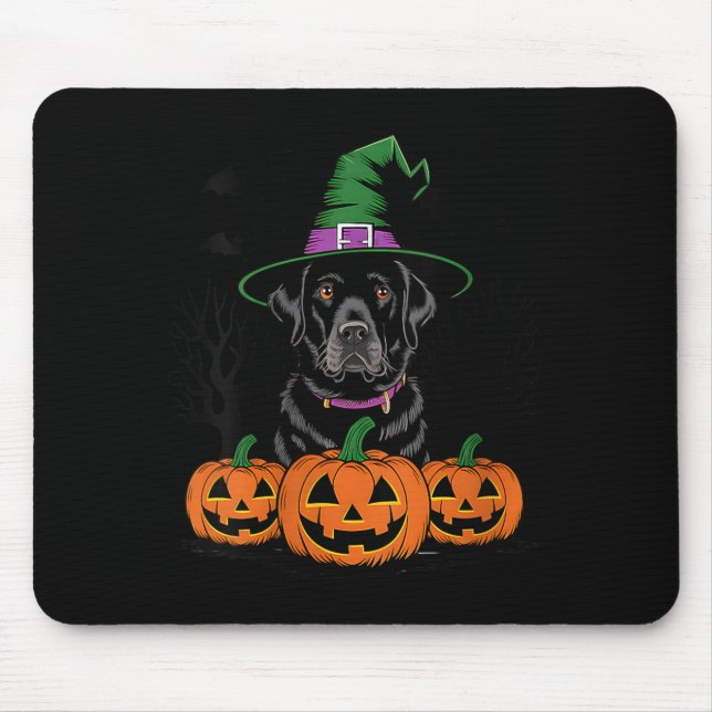 Mousepad Bruxa Feminina de Halloween com Labrador Retriever (Frente)