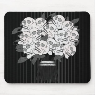 Mousepad Buquê de Rosas Cranianas Preto e Branco Gótico