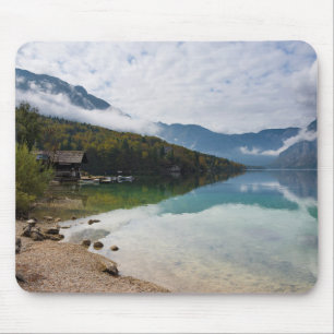 Mousepad Cabine ao lado do lago Bohinj em Slovenia