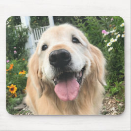 Mousepad Cachorro de ouro no Jardim Flor