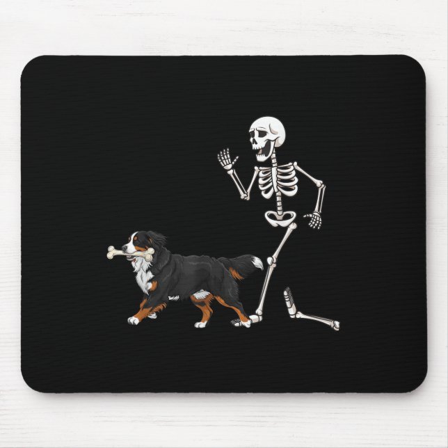 Mousepad Cachorro E Esqueleto Da Montanha Bernese Dia de as (Frente)
