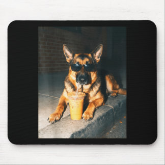 Mousepad Cachorro Pastor Alemão Bebendo Café Gelado Arte Ca