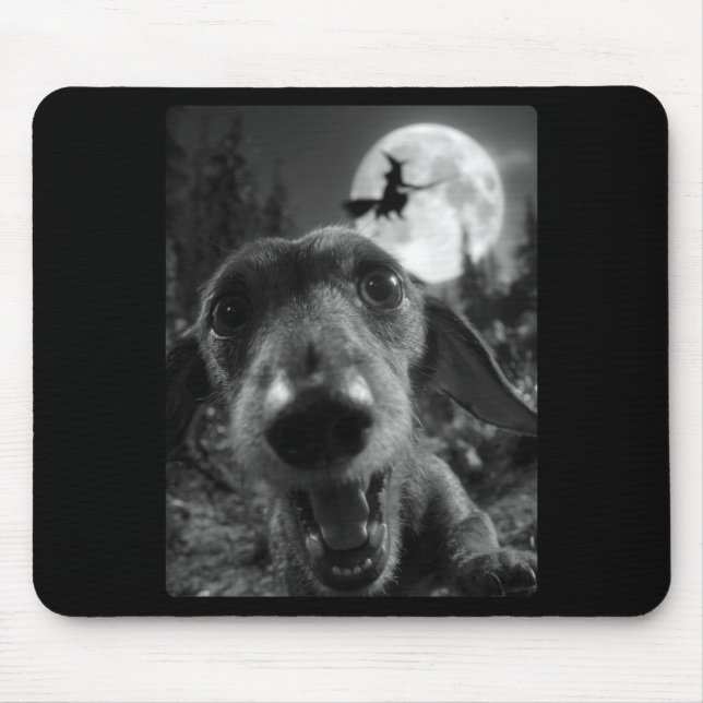 Mousepad Cachorro Salsicha Engraçado Selfie Lua Cheia Bruxa (Frente)