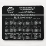 Mousepad Calendário 2025 Nome do logotipo de negócios perso<br><div class="desc">Estes mousepads de calendário 2025, com aparência profissional, são perfeitos para a marca do escritório da sua empresa. Eles têm números grandes, fáceis de ler, ousados em branco a preto. Acima disso, marca sua empresa com o logotipo corporativo, nome comercial, site, telefone, endereço e um slogan. Mantenha a data e...</div>