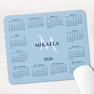 Mousepad Calendário 2026 Chic Monograma Nome em Azul Claro