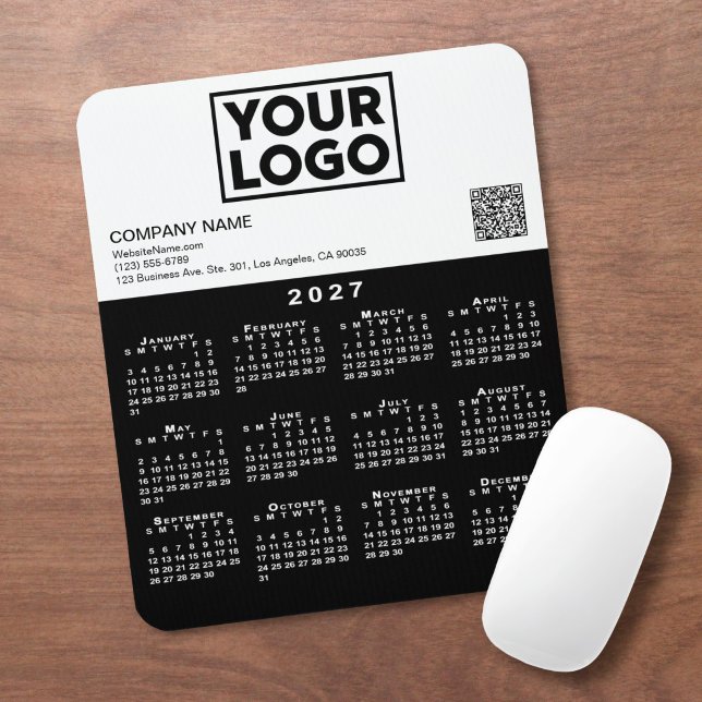 Mousepad Calendário 2027 Logo Empresarial Código QR Preto B (2027 Calendar Business Logo QR Code Black White Mouse Pad in situ)