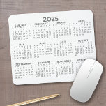 Mousepad Calendário de Exibição de Ano de cheio - horizonta<br><div class="desc">Cinza e branco - Um calendário mínimo básico de 12 meses com um fundo de cor sólida. Uma busca padrão para seu escritório doméstico ou vestiário escolar. As fontes são simples de ler e as cores podem ser alteradas. — Se você abrir a área personalizada, ela levará a você para...</div>