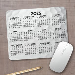 Mousepad Calendário de Exibição de Ano de cheio - horizonta<br><div class="desc">Preto e branco com fundo de bola de ouro - Um calendário mínimo básico de 12 meses de 2024. Uma busca padrão por um amante de ouro. As fontes são simples de ler e as cores podem ser alteradas. — Se você abrir a área personalizada, ela levará a você para...</div>