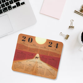 Mousepad Calendário do Ano 2024 Cruzando o Deserto ao Pôr d