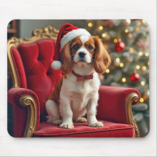 Mousepad Cão King Charles Spaniel de Natal em uma Cadeira V