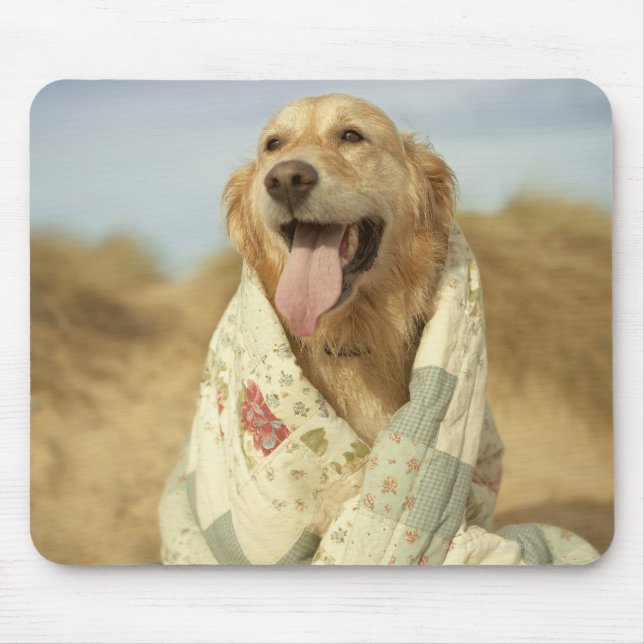 Mousepad Cão retrato na praia sob colcha. Queda (Frente)