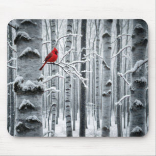Mousepad Cardeal em uma floresta de passarinhos