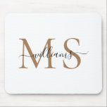 Mousepad Casamento de Nome do Monograma Preto e Dourado<br><div class="desc">Pad do mouse do Sobrenome Monograma preto e Dourado.</div>