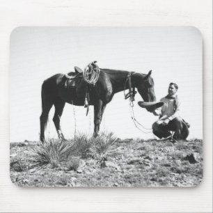 Mousepad Cavalo que come de um chapéu de vaqueiro