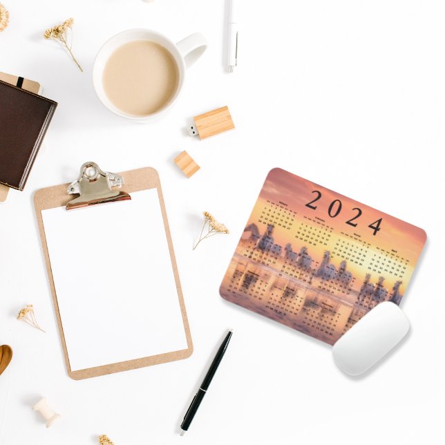 Mousepad Cavalos Brancos de Camargue no Calendário do Sunse (Criador carregado)