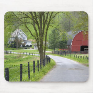 Mousepad Celeiro vermelho e casa de fazenda perto de Berlim