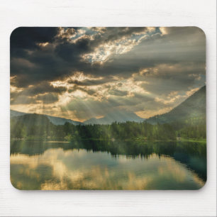 Mousepad Cenário paisagístico - lago, árvores, montanhas e