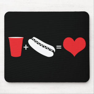 Mousepad cerveja + cachorros-quentes = amor