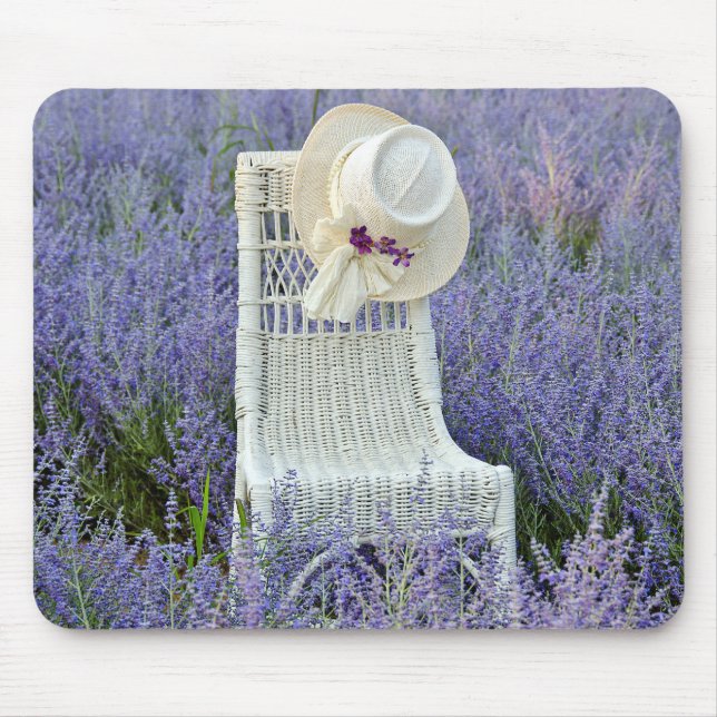 Mousepad Chapéu Sobre Cadeira de Vime em Sage (Frente)