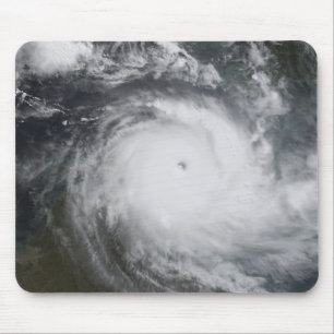 Mousepad Ciclone Monica no oceano de South Pacific