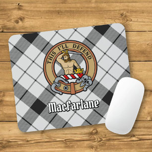 Mousepad Clan MacFarlane Crest sobre Tartan Preto e Branco