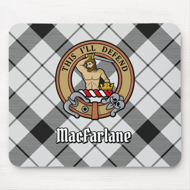 Mousepad Clan MacFarlane Crest sobre Tartan Preto e Branco (Frente)