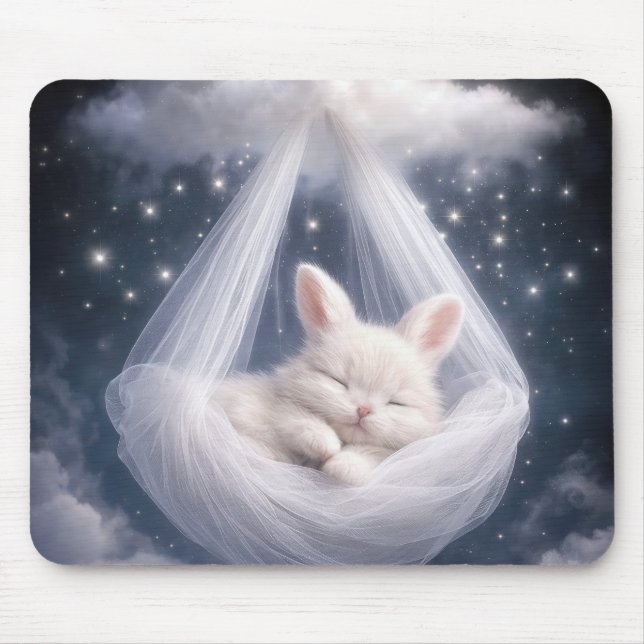 Mousepad Coelho Branco Pendurado em uma Rede de Tule (Frente)